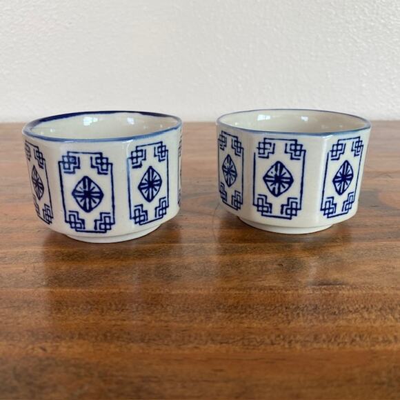 Set of 2 Vintage 70's Feng Cheng Chinese Tea cups Sake Cups - Picture 3 of 9